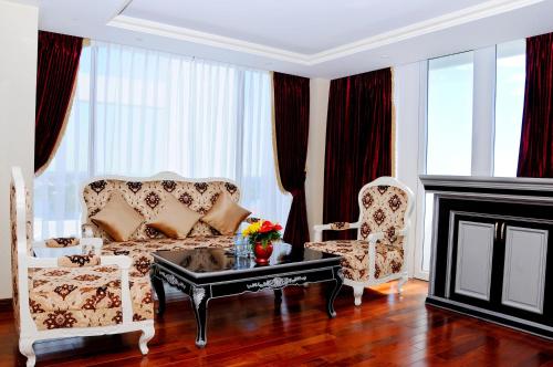 Posezení v ubytování Moonlight Hotel Hue