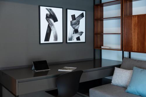 The H Experience Boutique Apartments Athens - fast internet & secure parking available