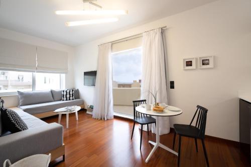 Posteľ alebo postele v izbe v ubytovaní The H Experience Boutique Apartment Koules Fortress Heraklion