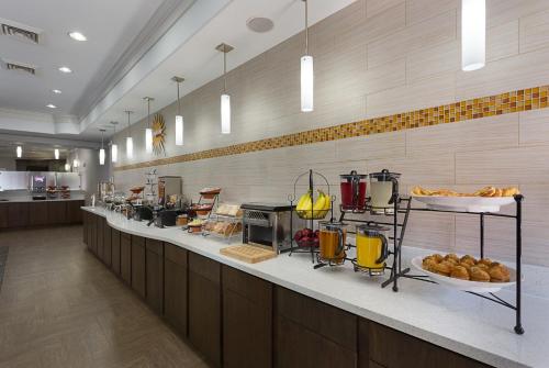 Jídlo v hotelu nebo okolí