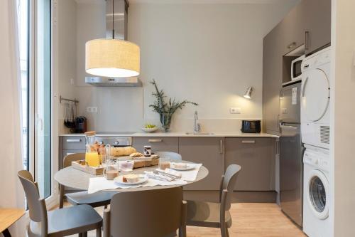 Aspasios Urquinaona Apartments
