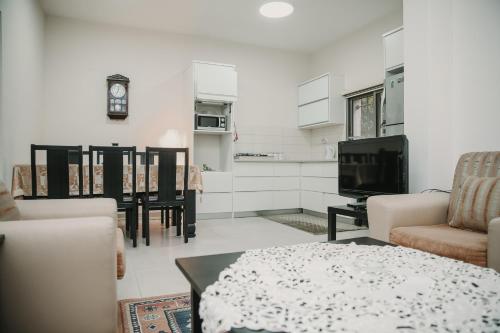 Area tempat duduk di The Garden apartment