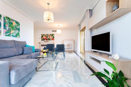 Rentcostadelsol Fuengirola Doña Sofia B