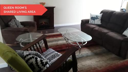 Zona de estar de Kimberley Downtown Accommodation
