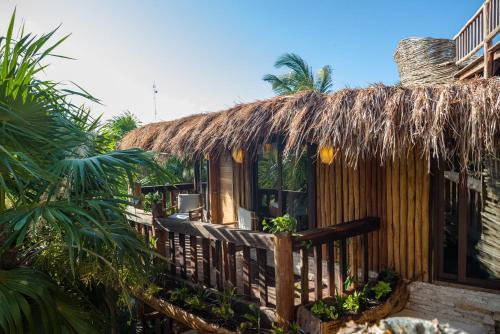Zahrada ubytování Kanan Tulum Treehouse, Rooftop, Beach Club & Spa - Adults Only