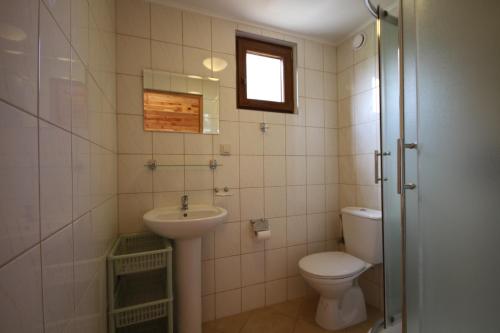 A bathroom at Domki Ranczo Itrich