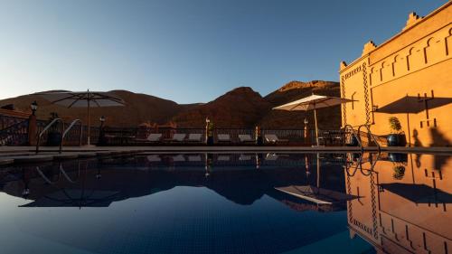 Ein allgemeiner Bergblick oder ein Berglick von des Hotels aus