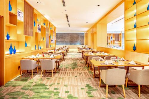 Ruang duduk di Holiday Inn Neijiang Riverside by IHG