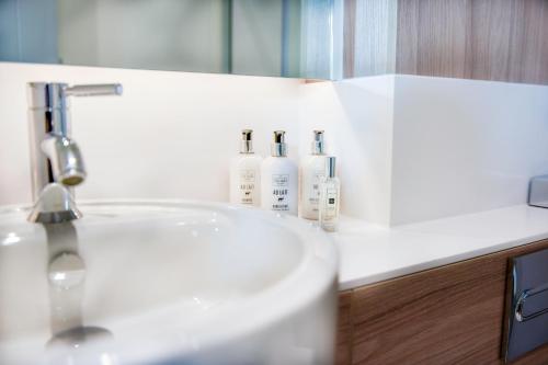Ένα μπάνιο στο Staybridge Suites - Dundee, an IHG Hotel