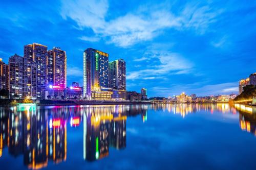 Permandangan sungai dekat dengan hotel
