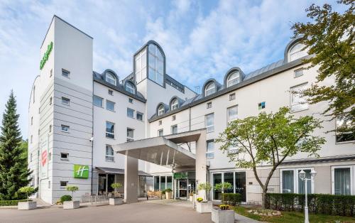 wykonanie przedniej części hotelu w obiekcie Holiday Inn Lübeck, an IHG Hotel w Lubece