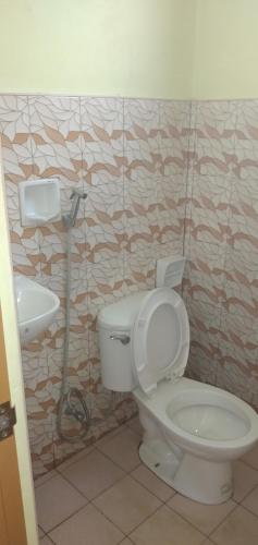 Bilik mandi di Xylla Guesthouse