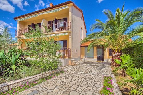 Wonderful villa Valbandon with private pool and sauna near the beach and Briuni Islands