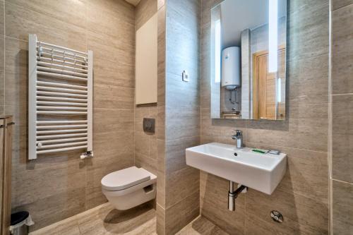 Ένα μπάνιο στο Luxury Kalman Centar Apartman