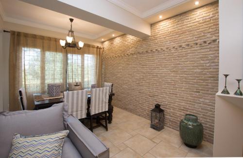 Gallery image of Golden Coast Boutique - Luxury Living in Kipseli