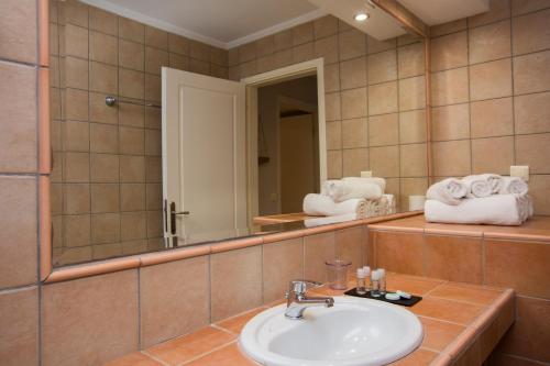 Gallery image of Golden Coast Boutique - Luxury Living in Kipseli