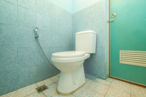 Salle de bains dans l'établissement OYO 2859 Fatan Costel Syariah