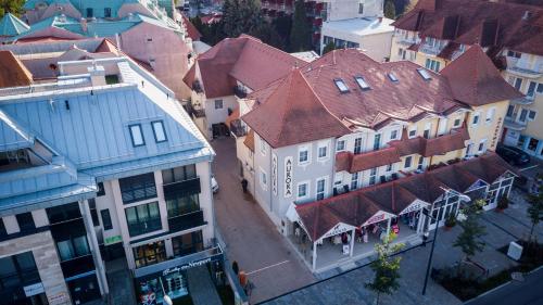 an overhead view of a city street with buildings at Aurora Vendégház in Hévíz