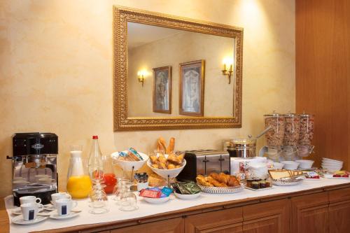 Jídlo v hotelu nebo okolí