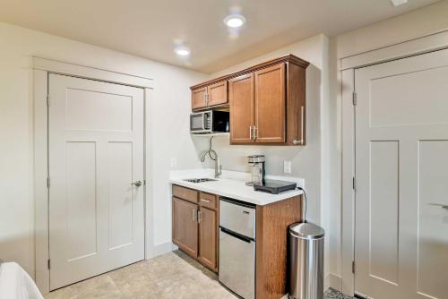 Gallery image of Anchorage Getaway with Mtn Views Less Than 5 Mi to Zoo! in Anchorage