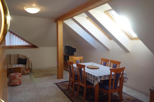 Ruang duduk di Apartmány Arnika