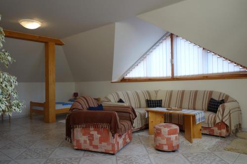 Ruang duduk di Apartmány Arnika