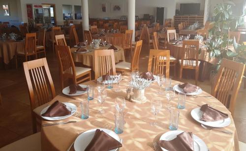 
A restaurant or other place to eat at Hotel Albergaria Borges
