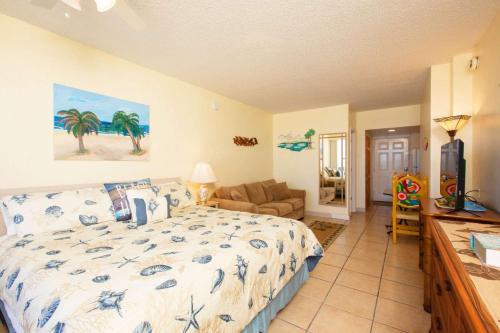 Pirates Cove Condo Unit #122 – Photos 3