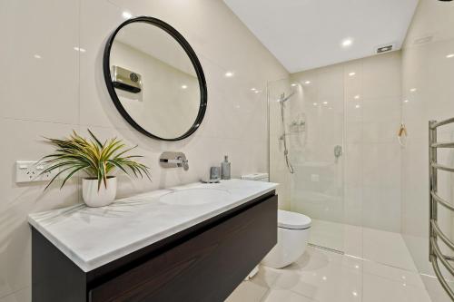 Koupelna v ubytování Queenstown Lake Views - Upstairs Apartment