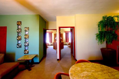 Χώρος καθιστικού στο Hotel Consulado Inn