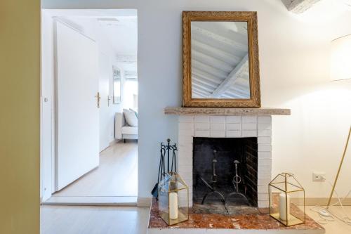 Trevi Fountain Stylish Penthouse IREX Apartment