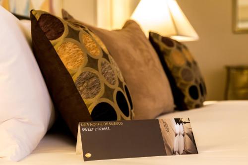 Кровать или кровати в номере InterContinental Buenos Aires by IHG