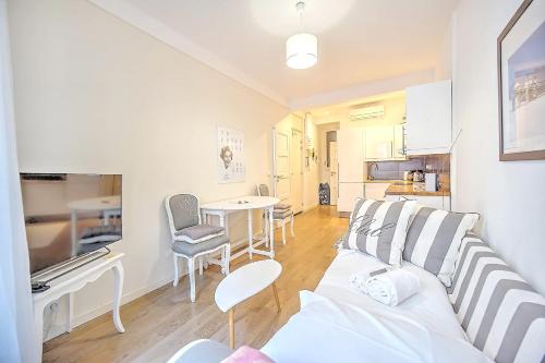 Cannes Carré d'Or Cozy 1 BR balcony, Croisette Palais 2 mn by Olam Properties