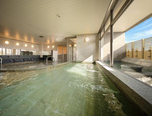 Bazén v ubytování The Gran Resort Oumi Maiko nebo v jeho okolí