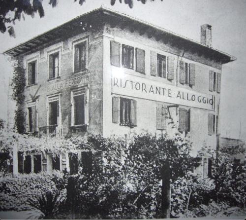 a black and white photo of a building at Albergo La Meridiana in Portogruaro
