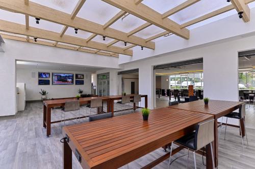 Holiday Inn Express & Suites San Diego - Mission Valley, an IHG Hotel Image