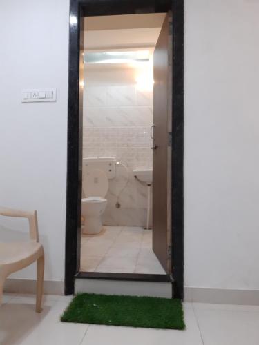Bilik mandi di Benda Rejuvenate Hotel
