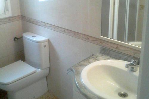 Ένα μπάνιο στο AT076 Planta baja en 1ra línea del paseo marítimo