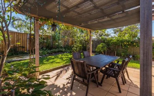 Beachside 2 - LJHooker Yamba picture