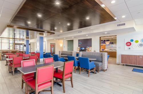Εστιατόριο ή άλλο μέρος για φαγητό στο Holiday Inn Express & Suites - Atchison by IHG