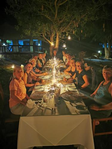 Επισκέπτες που μένουν στο Karongwe - Chisomo Safari Camp