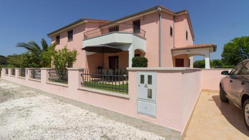 Vila Mary with private pool in Medulin near the beach