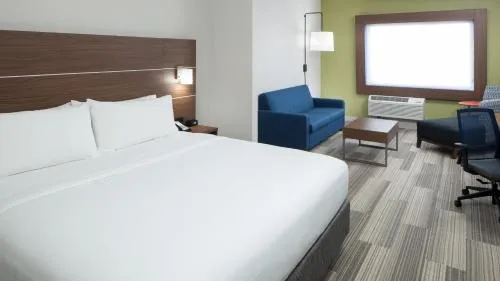 Holiday Inn Express & Suites Orlando At SeaWorld by IHG - With Free Shuttle Service to SeaWorld Parks photo 13