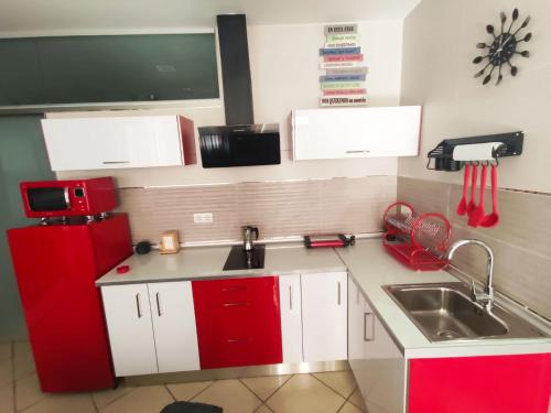 Η κουζίνα ή μικρή κουζίνα στο Apartamento Angustias plaza parking gratis privada incluida