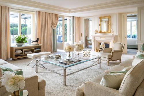 Four Seasons Hotel George V Paris, Paris – Updated 2022 Prices