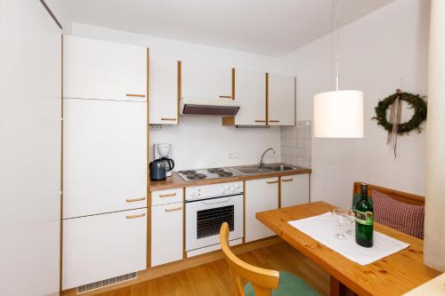 Кухня или мини-кухня в Haus Theresia

