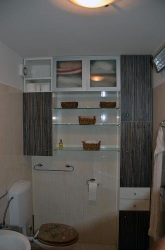 Apartman Ananda Bol - 2 bedrooms, 7 beds