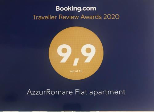 un cerchio giallo con il numero sopra di AzzurRomare Flat apartment a Lido di Ostia
