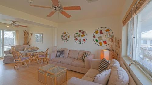 Ruang duduk di The Ocean Dunes at Amagansett
