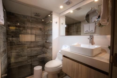 A bathroom at Casa Verano Beach Hotel - Adults Only